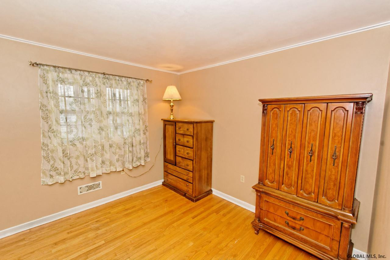 48 Lisha Kill Road Colonie, NY 12205 - Photo 13 of 21 Photo 13
