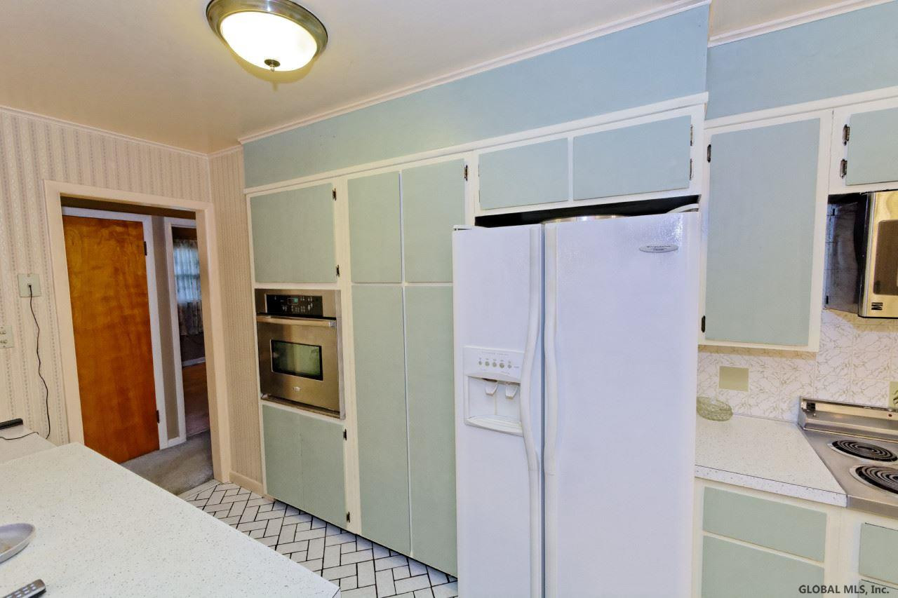 48 Lisha Kill Road Colonie, NY 12205 - Photo 6 of 21 Photo 6