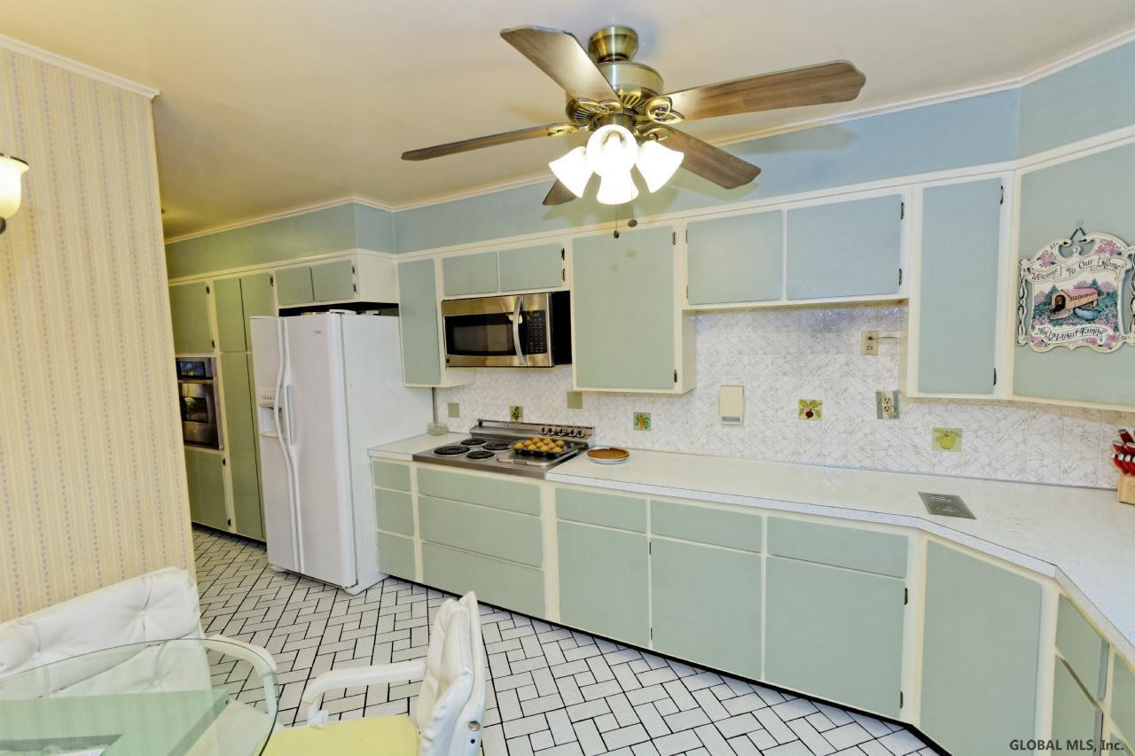 48 Lisha Kill Road Colonie, NY 12205 - Photo 10 of 21 Photo 10