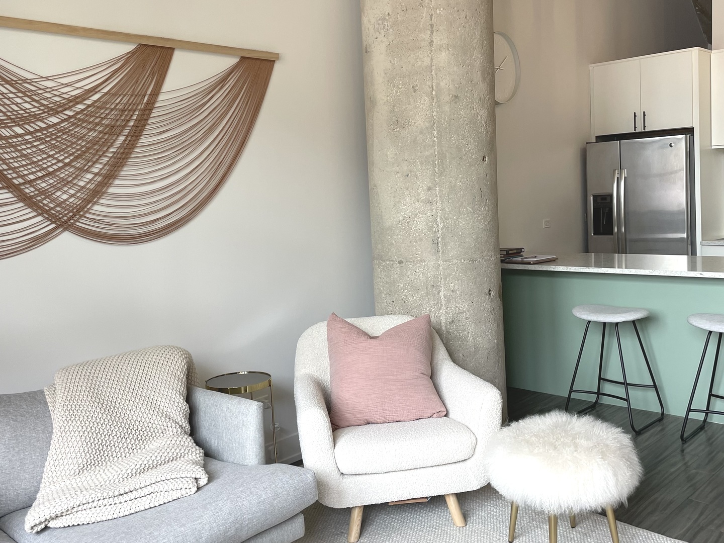 320 East 21st Street, Unit 215 Chicago, IL 60616 - Photo 4 of 18 a living room with furniture and a fireplace