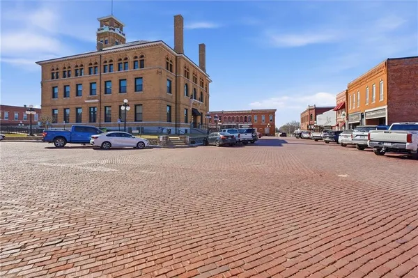 $200,000 | 601 North Lexington Street, Harrisonville, MO 64701