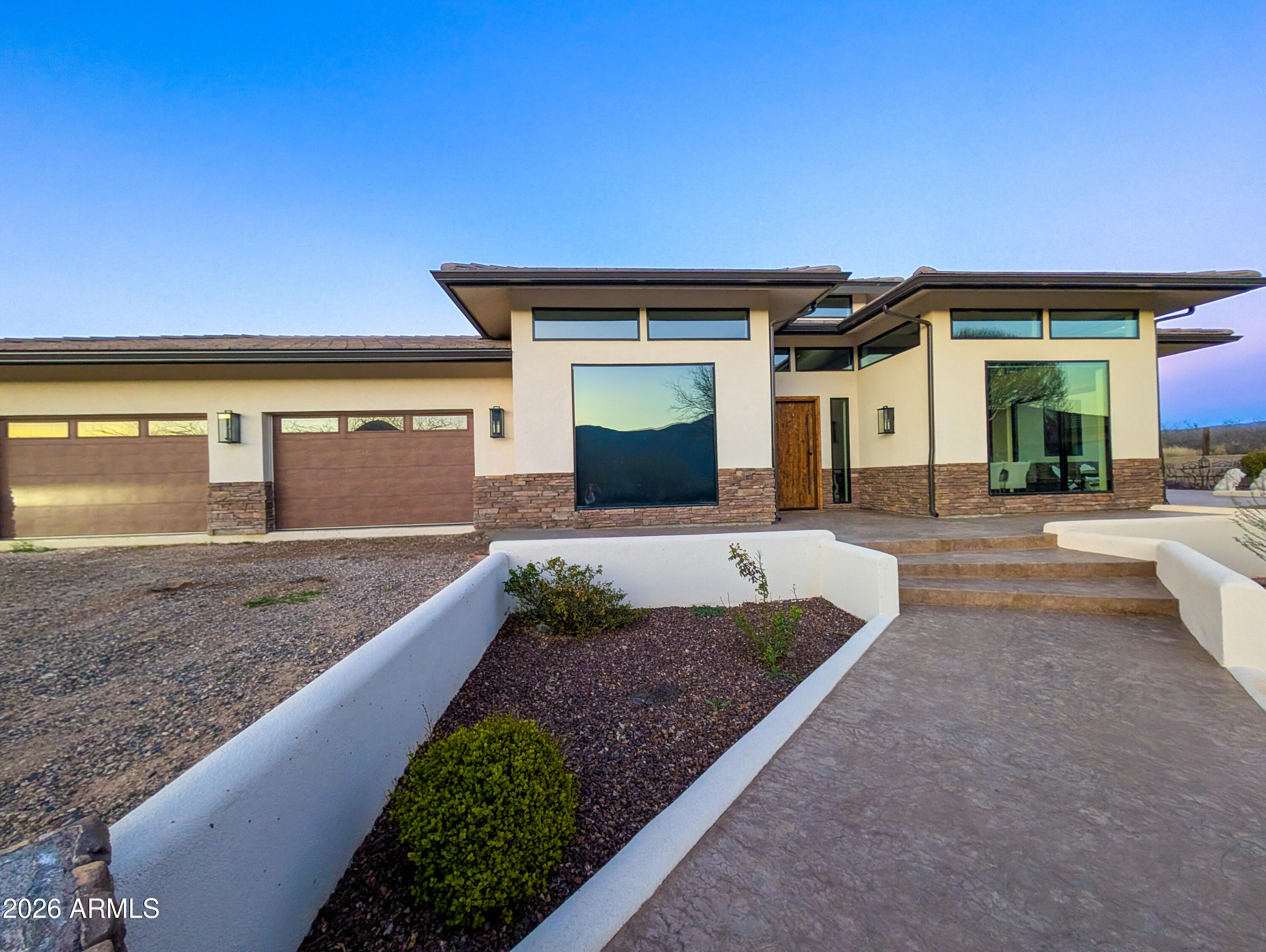 2833 South Old Church Road Camp Verde, AZ 86322 - Photo 103 of 116 a front view of a house with garden