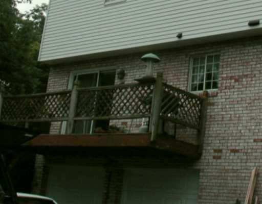 141 McIntyre Road Pittsburgh, PA 15237 - Photo 3 of 5 Patio/Deck.