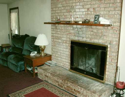 141 McIntyre Road Pittsburgh, PA 15237 - Photo 5 of 5 Den/Family/Great Room.