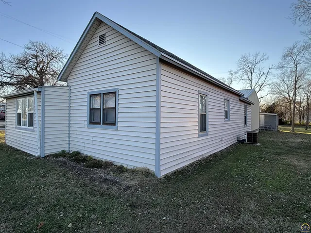 $133,900 | 421 Walnut Street, Cottonwood Falls, KS 66845