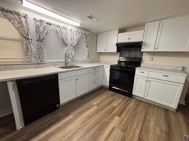 $133,900 | 421 Walnut Street, Cottonwood Falls, KS 66845