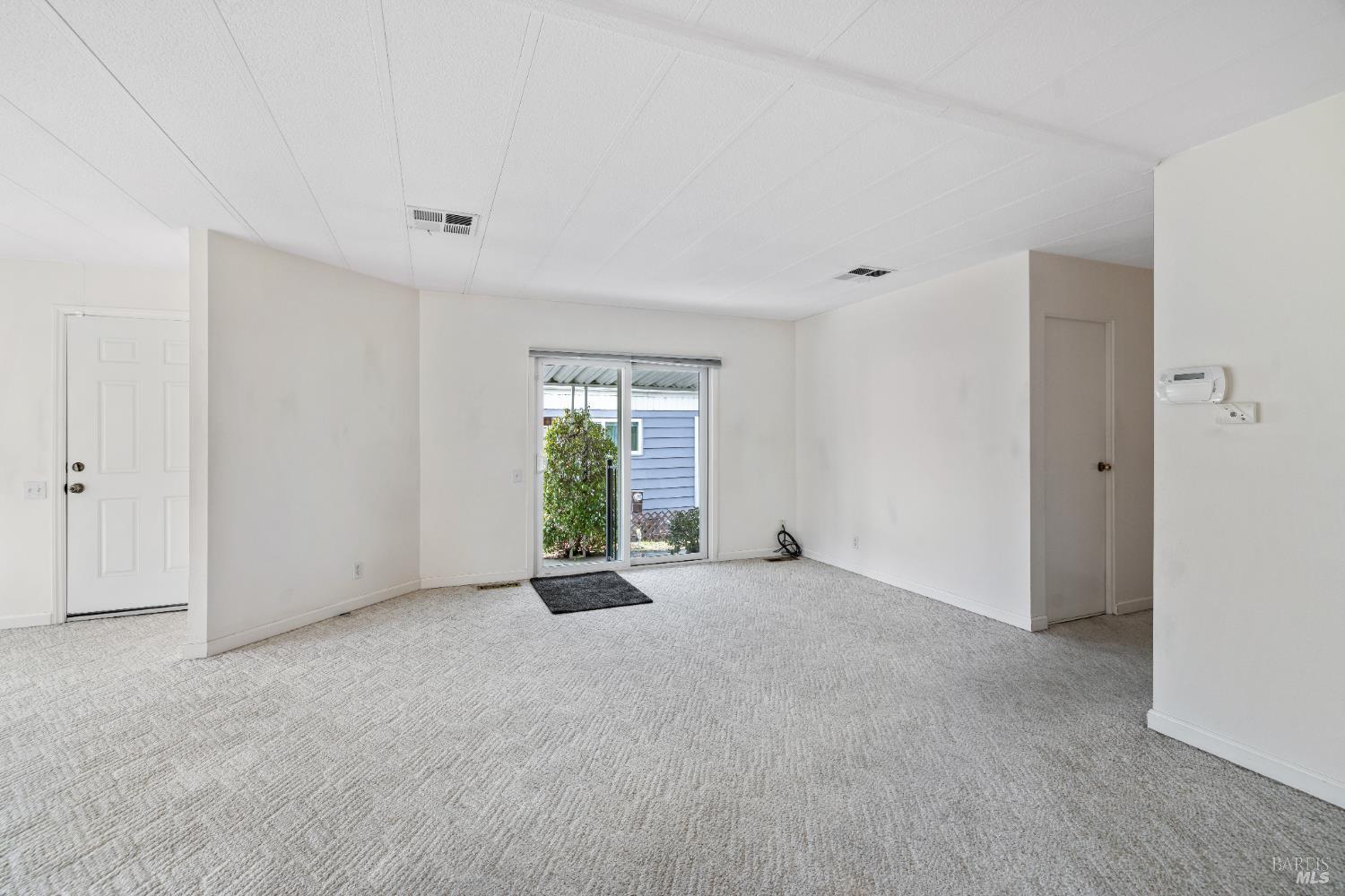 58 Círculo Puerto Rohnert Park, CA 94928 - Photo 13 of 30 a view of an empty room with a window