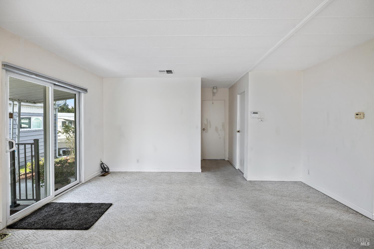 58 Círculo Puerto Rohnert Park, CA 94928 - Photo 15 of 30 a view of an empty room