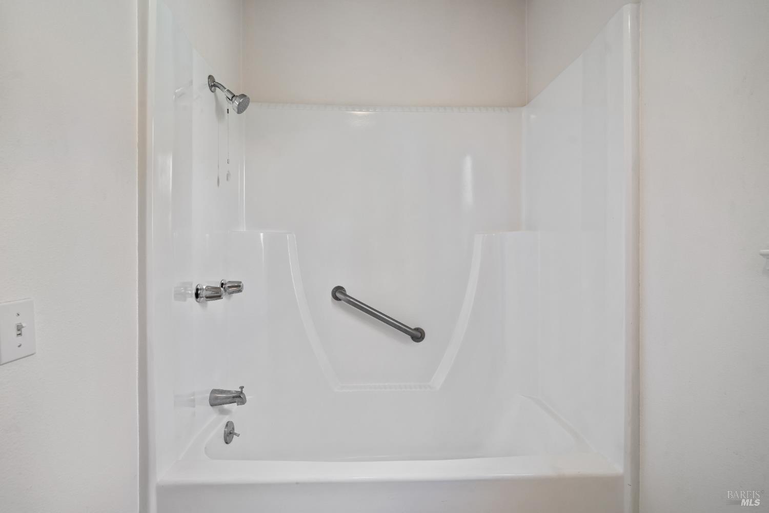 58 Círculo Puerto Rohnert Park, CA 94928 - Photo 20 of 30 a close up of a bathtub