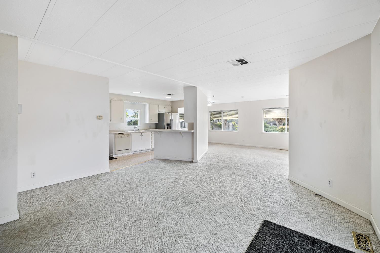 58 Círculo Puerto Rohnert Park, CA 94928 - Photo 5 of 30 a view of a big room with closet and windows