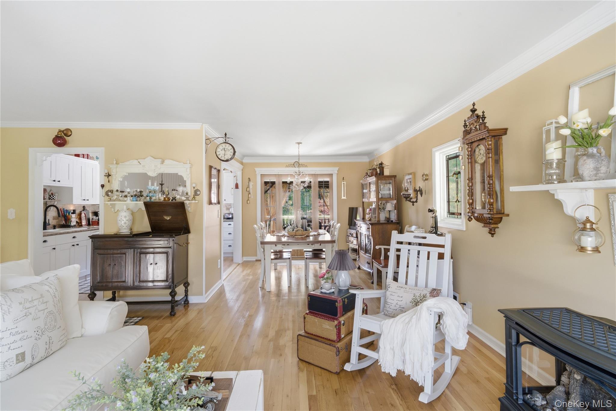 50 Amsterdam Road Smithtown, NY 11787 - Photo 9 of 42