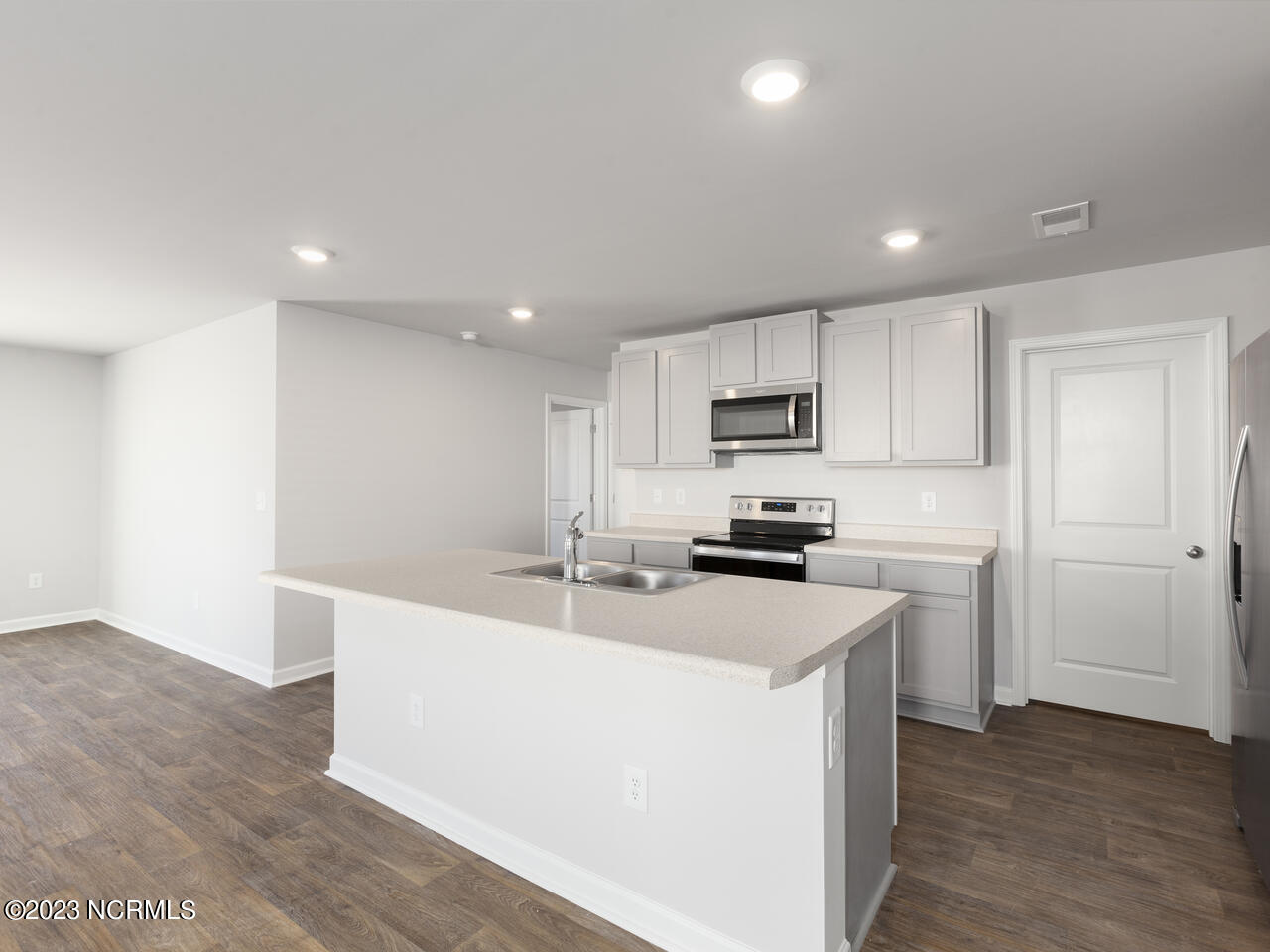 400 Folkstone Road, Unit LOT 105 Holly Ridge, NC 28445 - Photo 12 of 34 kitchen