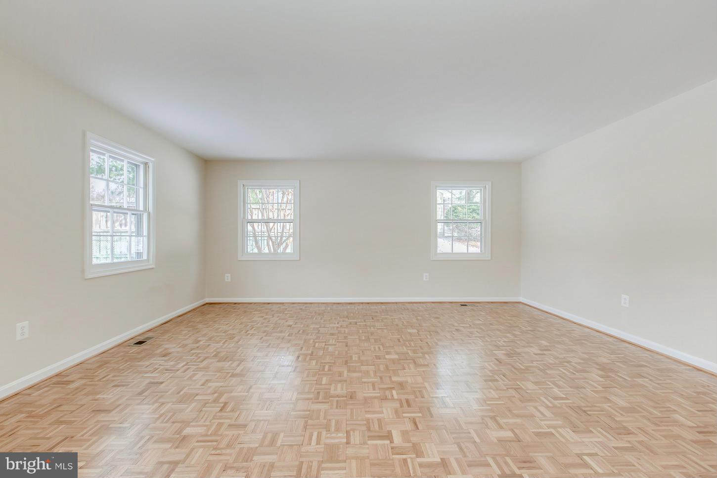 3101 Birchtree Lane Silver Spring, MD 20906 - Photo 14 of 29 Living Room