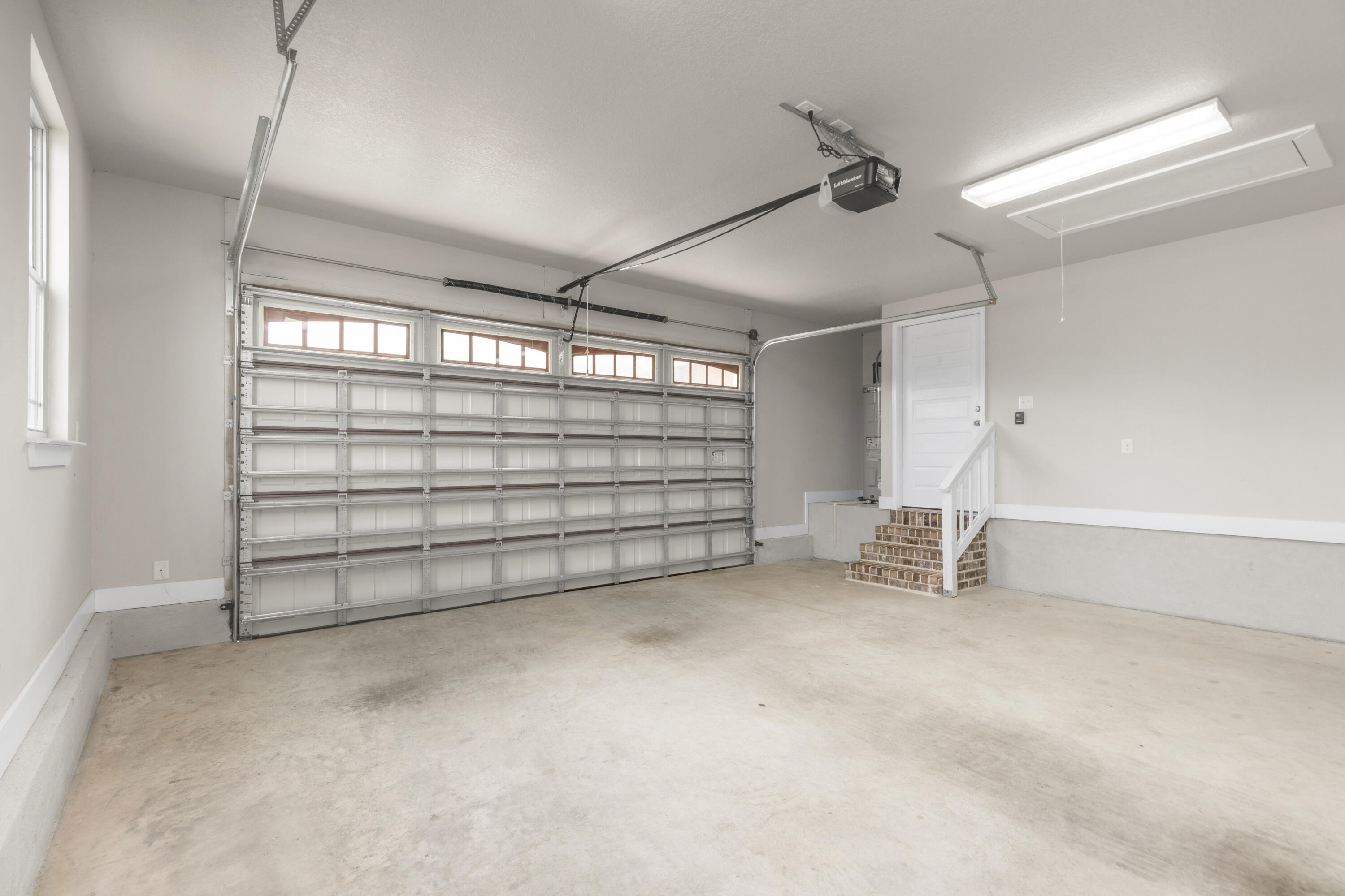 6437 Amanda Court Crestview, FL 32536 - Photo 43 of 48 a view of a garage