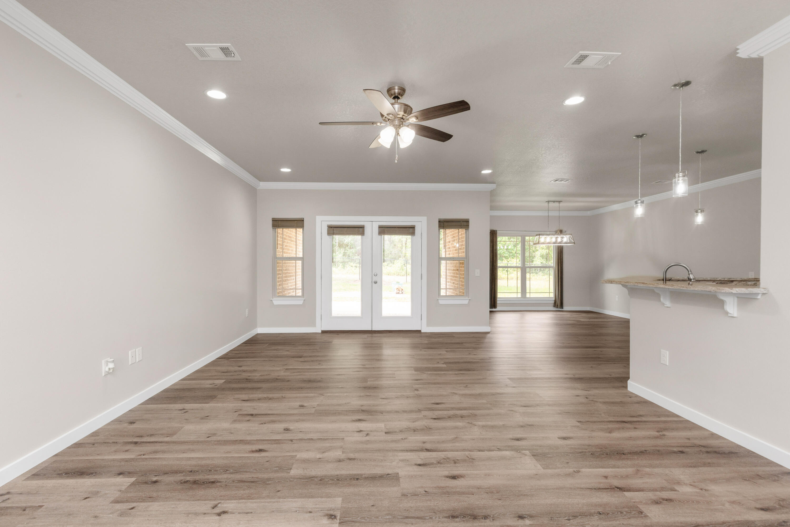 6437 Amanda Court Crestview, FL 32536 - Photo 8 of 41 147A9401