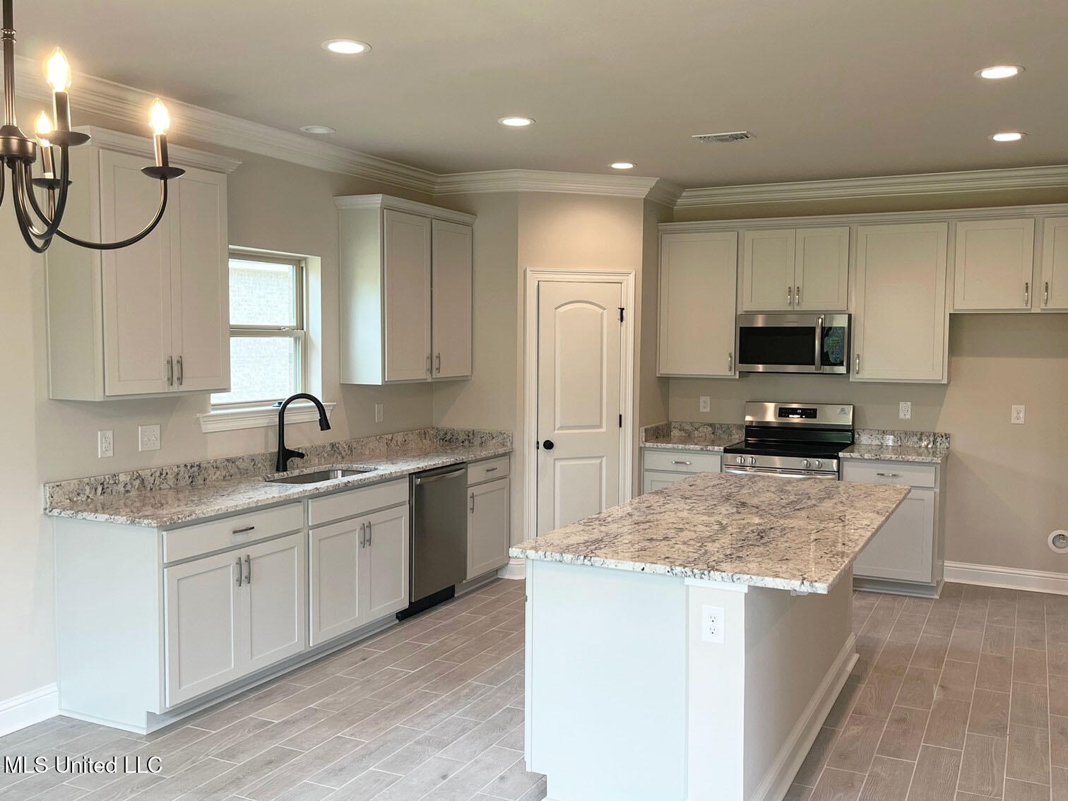 12196 Walker Road Ocean Springs, MS 39564 - Photo 6 of 17 Picture65 copy