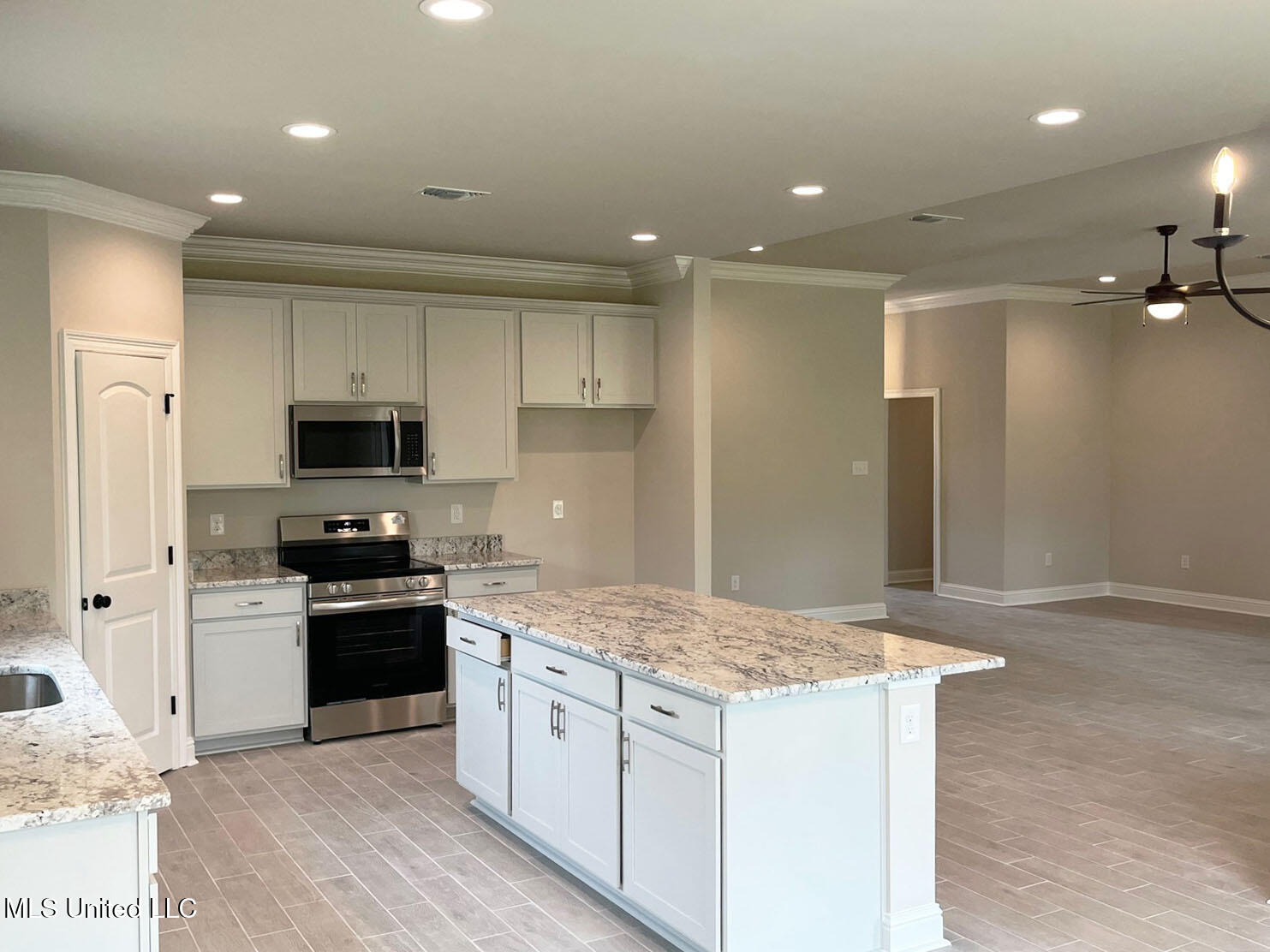 12196 Walker Road Ocean Springs, MS 39564 - Photo 7 of 17 Picture66 copy