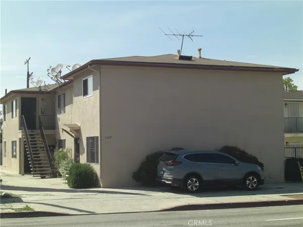 $990,000 | 1209 Wilmington Boulevard, Wilmington, CA 90744
