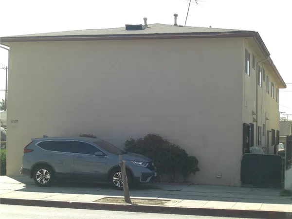 $990,000 | 1209 Wilmington Boulevard, Wilmington, CA 90744
