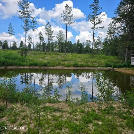 $227,700 | 8 Boone Lane, Sunbright, TN 37872