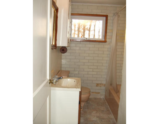 25 Warren Road Auburn, MA 01501 - Photo 11 of 23 Gallery Image 11