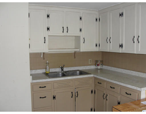25 Warren Road Auburn, MA 01501 - Photo 3 of 23 Gallery Image 3
