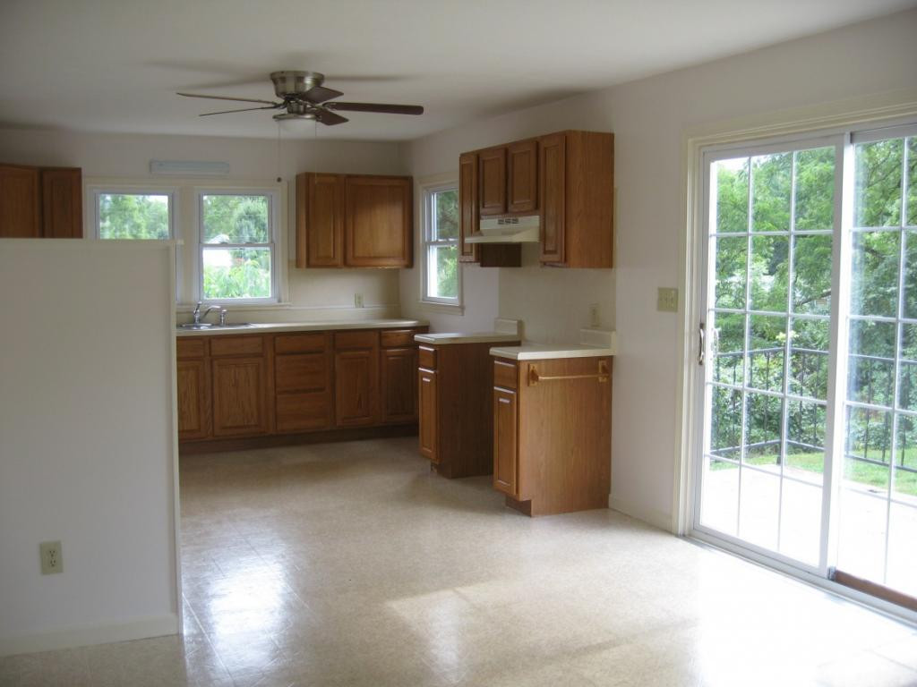246 Sinking Springs Road Bristol, TN 37620 - Photo 5 of 32 Photo 5