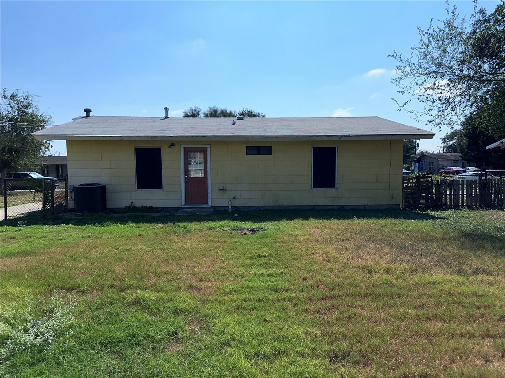 317 Redwood Drive Mathis, TX 78368 - Photo 4 of 26 front view of a house with a yard