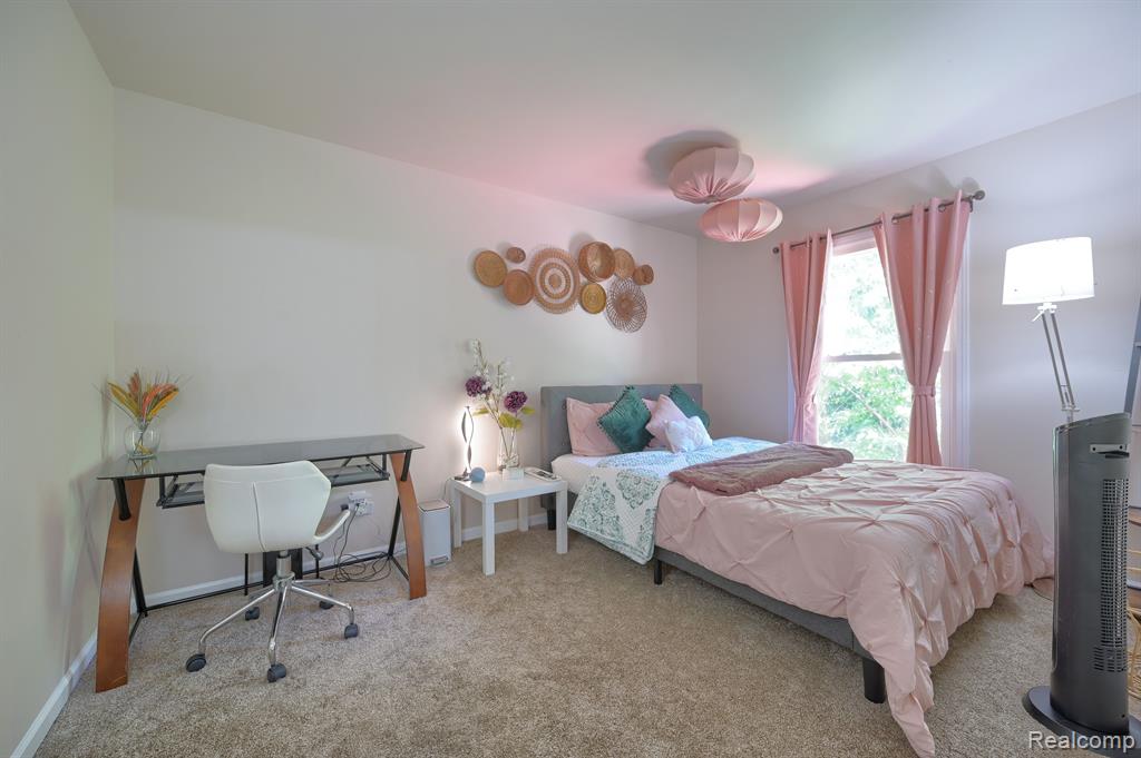 1370 Crescent Lane Rochester Hills, MI 48306 - Photo 14 of 25