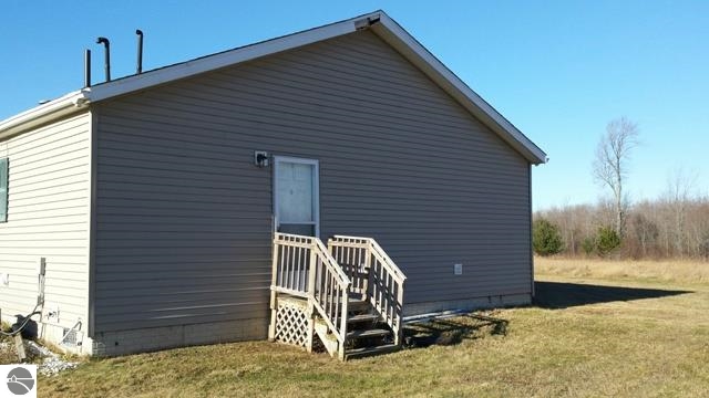 9999 Washington Road Clare, MI 48617 - Photo 8 of 11 1792550-7.JPG