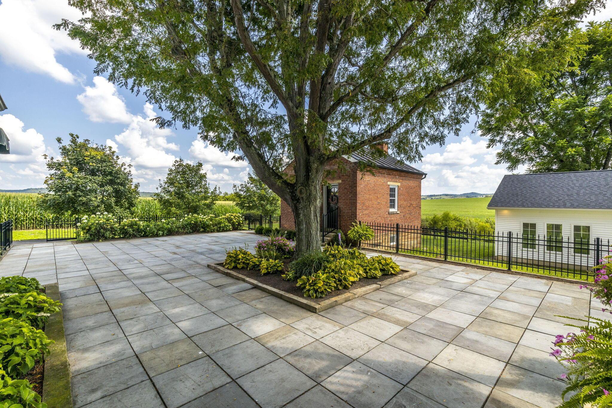 29614 Tarlton Adelphi Road Kingston, OH 45644 - Photo 46 of 60 Gorgeous patio for entertaining