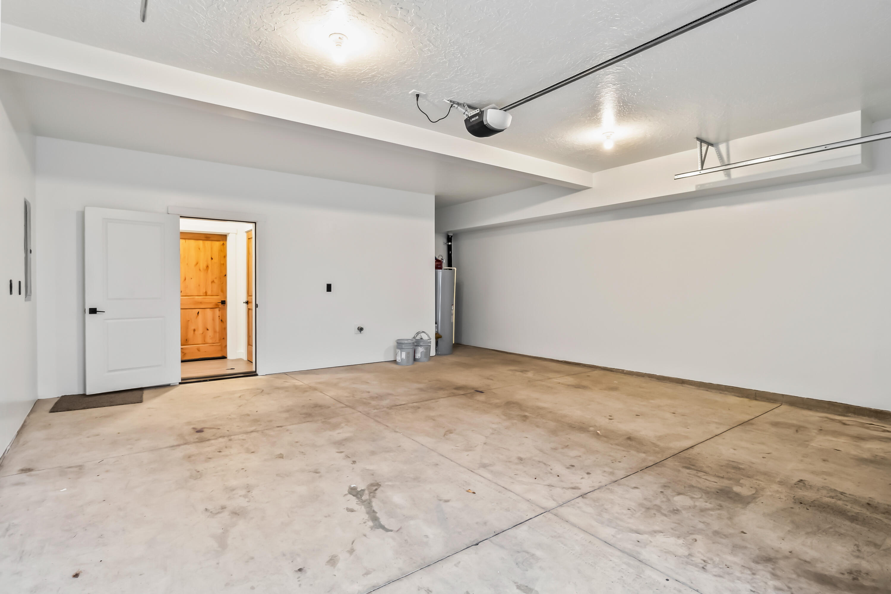1441 Northwest 4th Street Redmond, OR 97756 - Photo 30 of 42