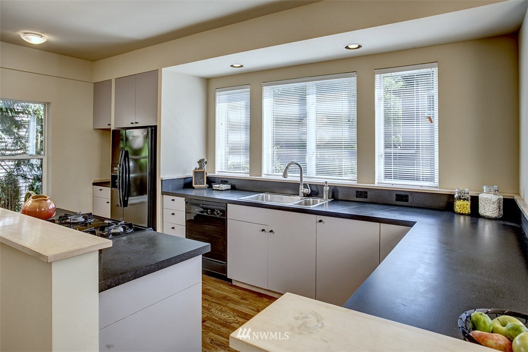 1010 3rd Street Kirkland, WA 98033 - Photo 8 of 15