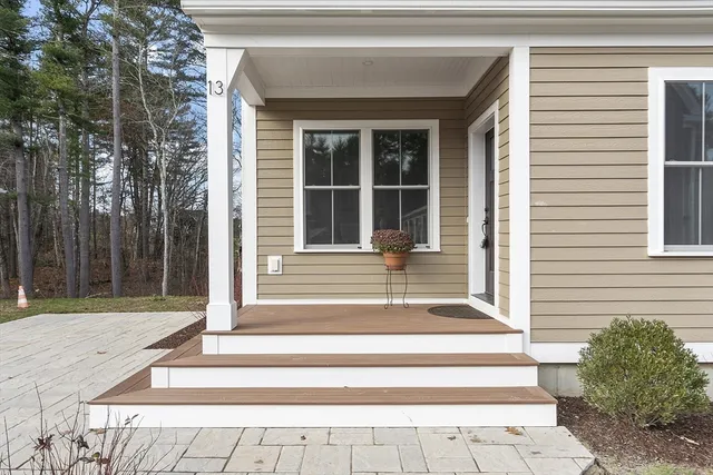 $1,199,900 | 13 Kay's Walk, Unit 13, Carlisle, MA 01741