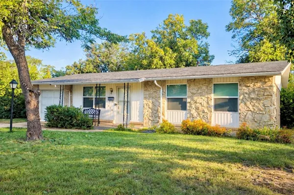 $2,200 | 414 Melrose Drive, Richardson, TX 75080
