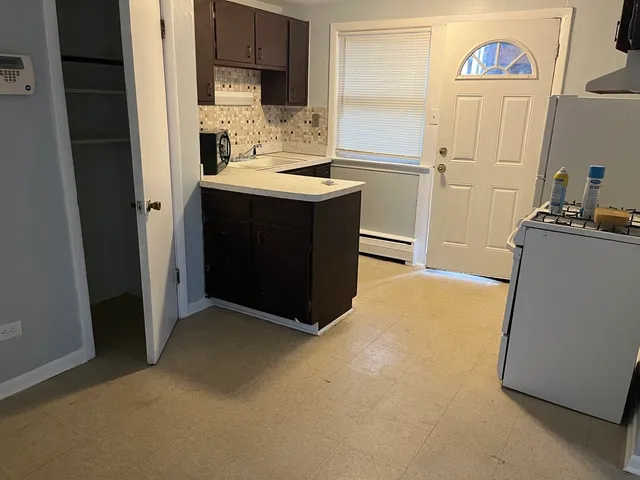 $1,000 | 13940 South Edbrooke Avenue, Unit 2W, Riverdale, IL 60827