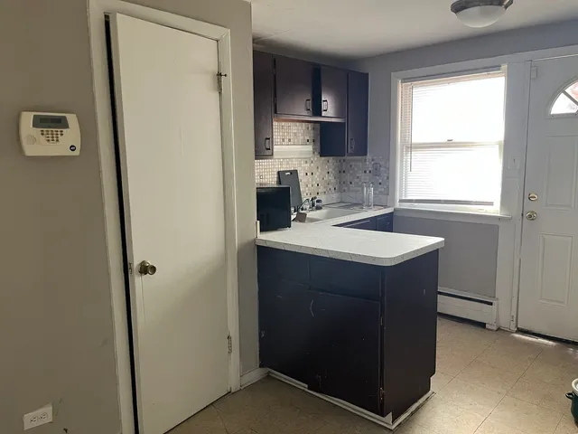 $1,000 | 13940 South Edbrooke Avenue, Unit 2W, Riverdale, IL 60827