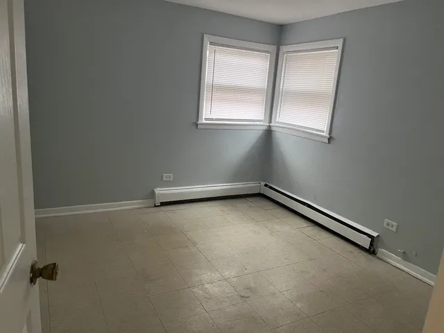 $1,000 | 13940 South Edbrooke Avenue, Unit 2W, Riverdale, IL 60827