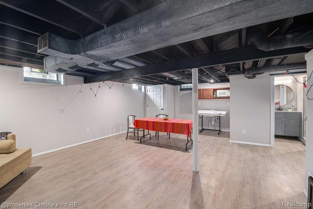 17850 Beverly Road Beverly Hills, MI 48025 - Photo 27 of 40