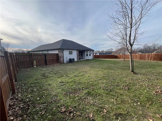 $179,000 | 245 West Erin Circle, Bolivar, MO 65613