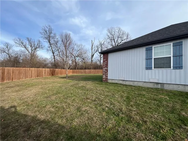 $179,000 | 245 West Erin Circle, Bolivar, MO 65613