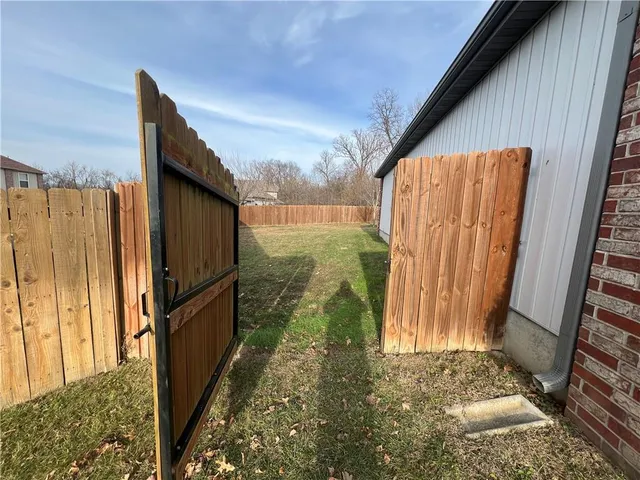 $179,000 | 245 West Erin Circle, Bolivar, MO 65613