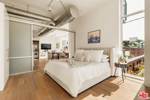 $1,195,000 | 4080 Glencoe Avenue, Unit 226, Marina del Rey, CA 90292