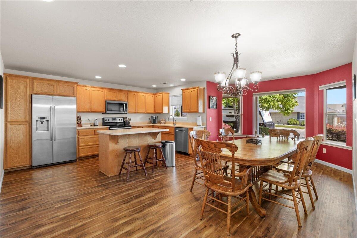 962 Ridgeview Drive Eagle Point, OR 97524 - Photo 5 of 27 08-CI_6027