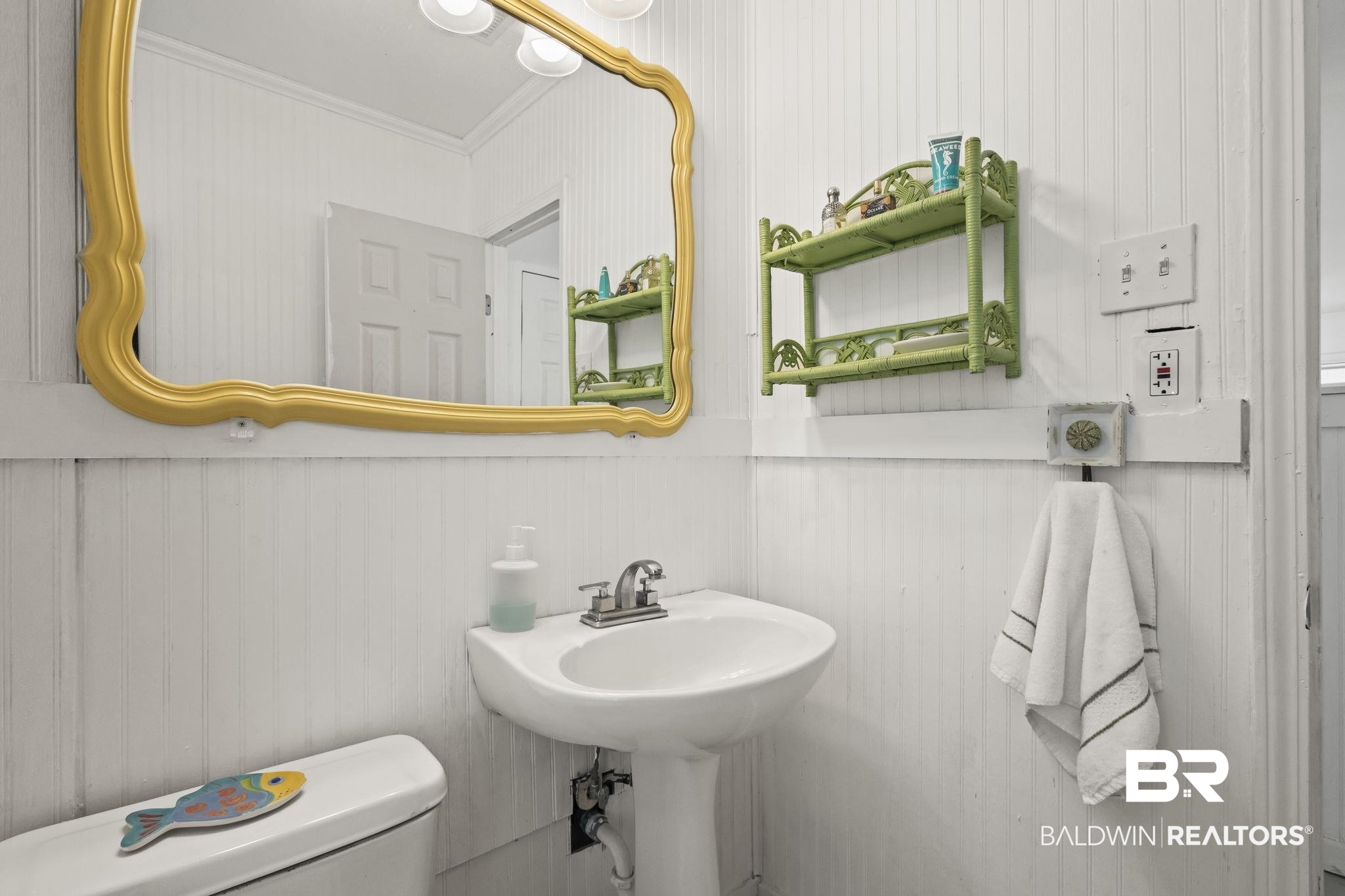 7849 Bayshore Drive Elberta, AL 36530 - Photo 31 of 47 Bathroom featuring crown molding and toilet