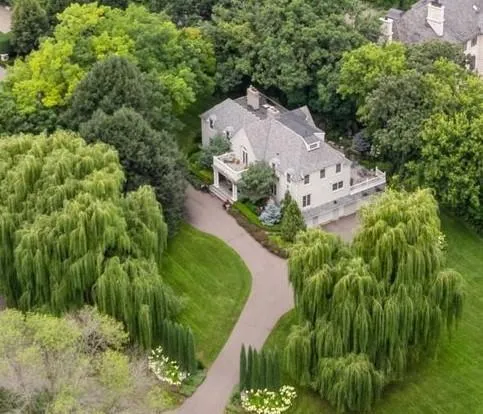 $1,985,000 | 12 Merilane, Edina, MN 55436