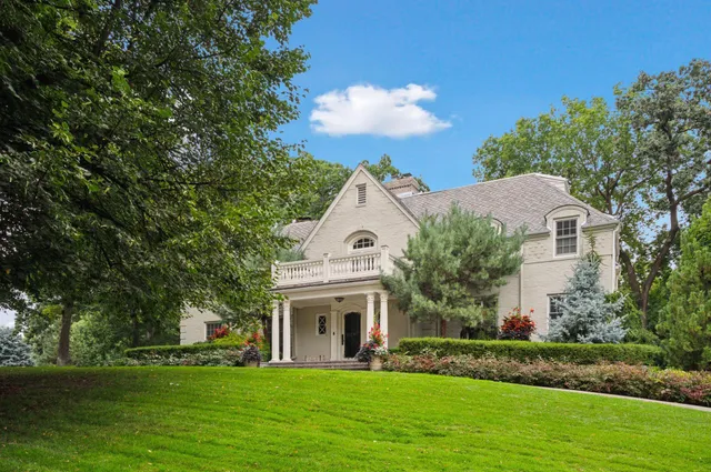 $1,985,000 | 12 Merilane, Edina, MN 55436