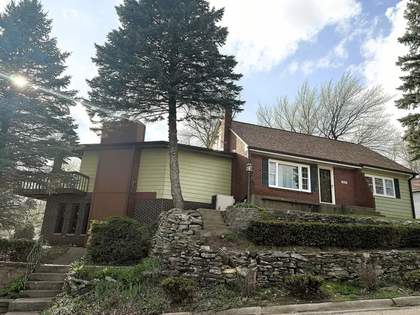 $289,000 | 609 Moss Place, Dixon, IL 61021