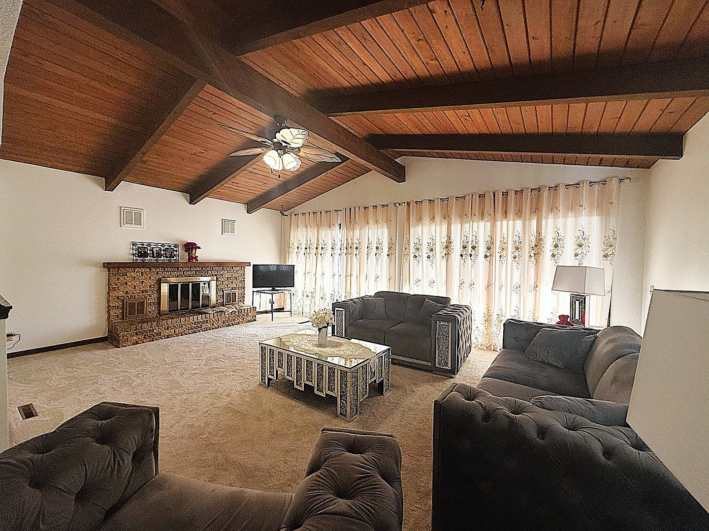 609 Moss Place Dixon, IL 61021 - Photo 2 of 35