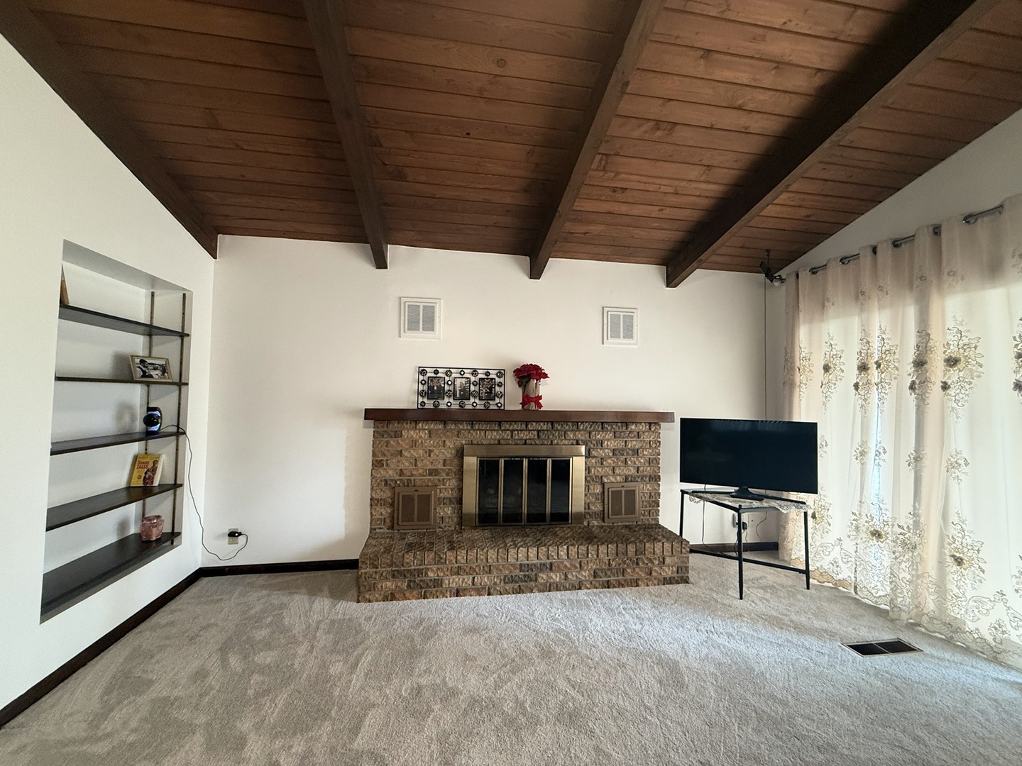 609 Moss Place Dixon, IL 61021 - Photo 3 of 35